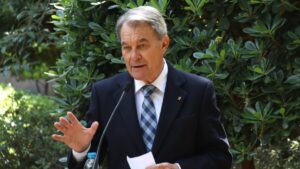 L'expresident de la Generalitat Artur Mas durant una roda de premsa als jardins del Palau Robert (Mariona Puig, ACN)