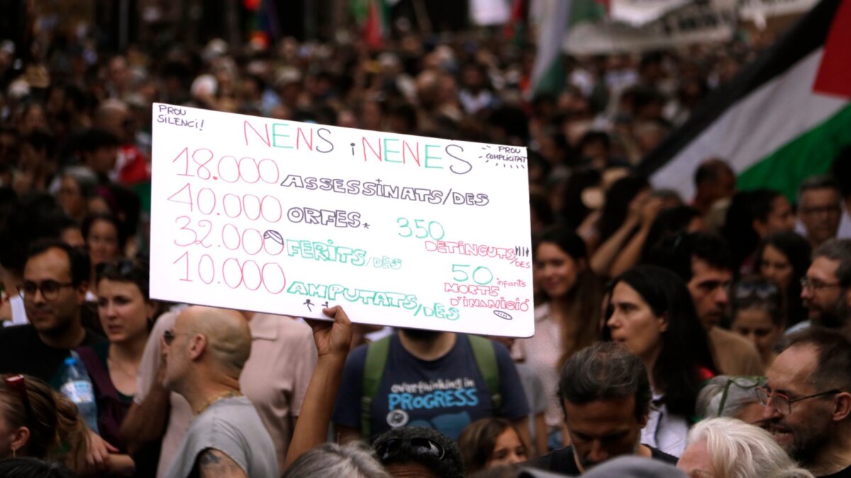 Cartel reivindicativo que recuerda a las víctimas infantiles de la guerra de Gaza (ACN)