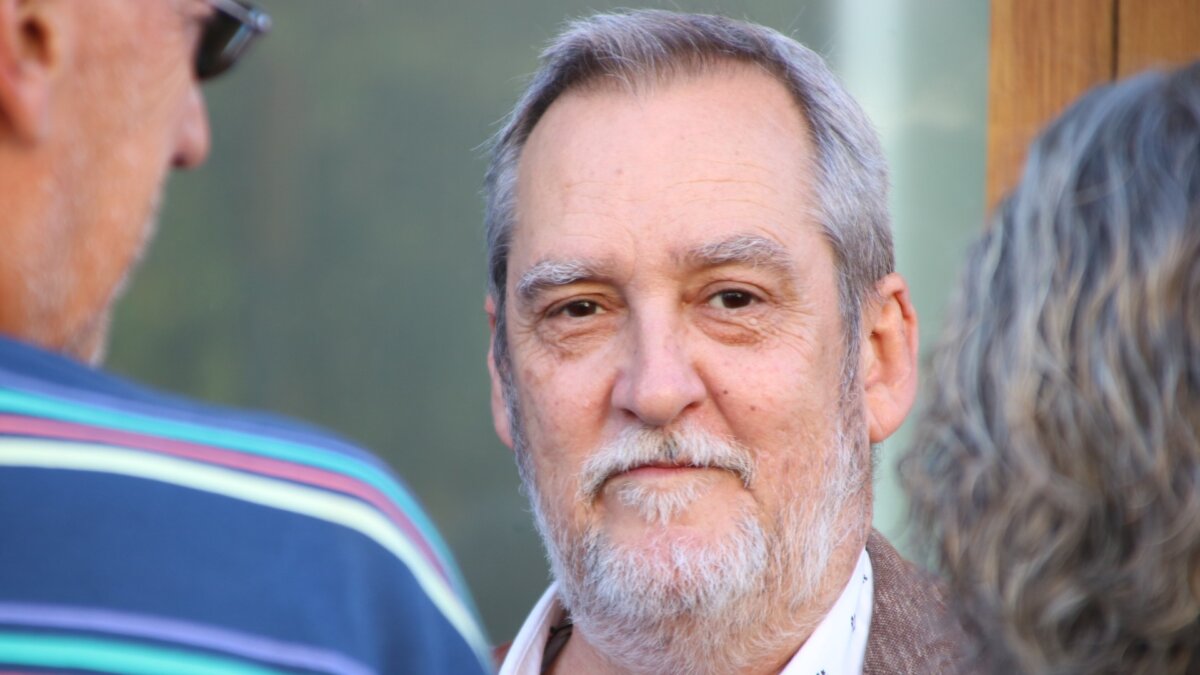 El regidor d'ERC a Barcelona Jordi Coronas, abans d'entrar a l'Orfeó Martinenc (Bernat Vilaró, ACN)