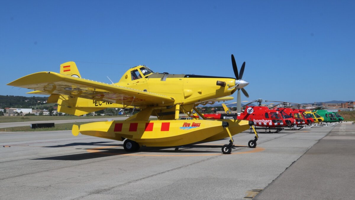 Medios aéreos en el aeropuerto de Sabadell (Àlex Recolons, ACN)