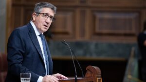 El portaveu del PSOE al Congrés, Patxi López, en el debat al Congrés dels Diputats sobre l'apagada elèctrica i el pla de defensa (Congrés dels Diputats, ACN)