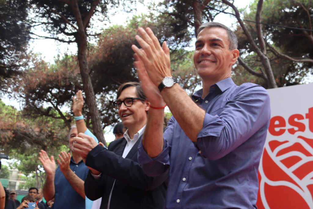 El president del Govern d'Espanya, Pedro Sánchez, i el de la Generalitat de Catalunya, Salvador Illa (Maria Pratdesaba, ACN)