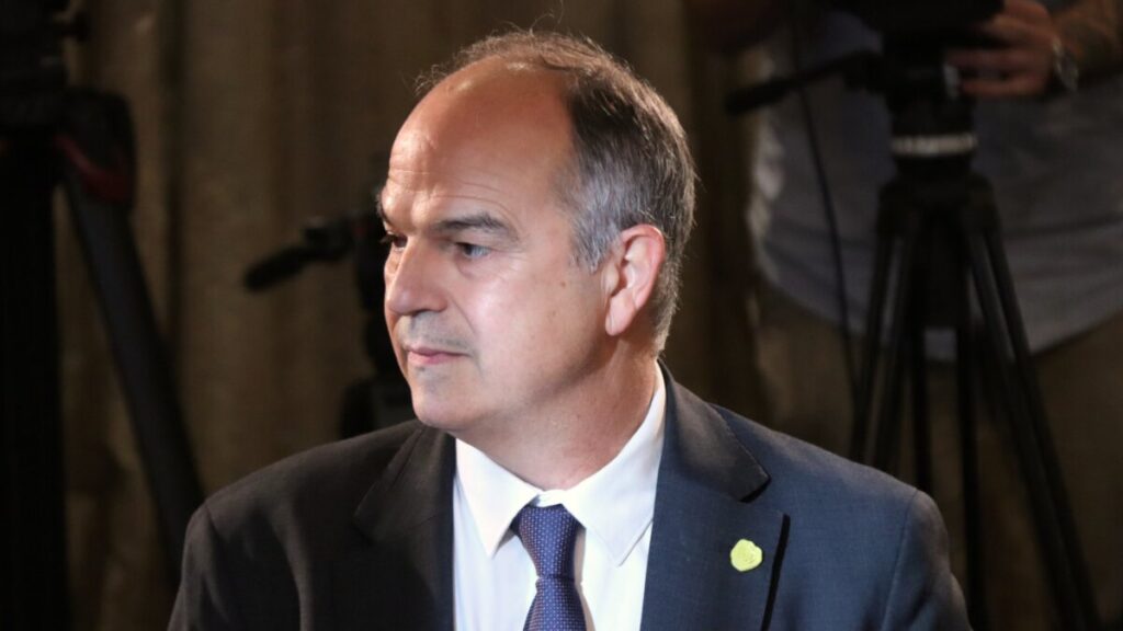 El secretari general de Junts, Jordi Turull, aquest dimarts en un esmorzar informatiu a Barcelona (Nico Tomás, ACN)
