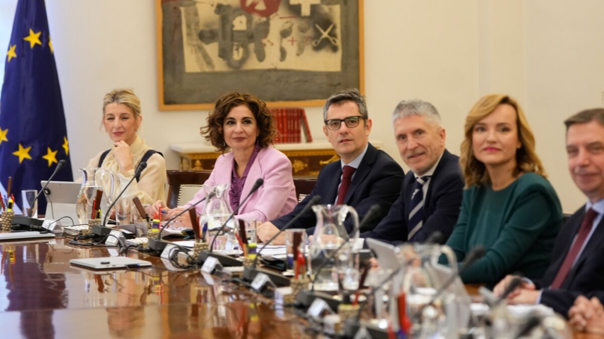 Los ministros Díaz, Montero, Bolaños, Grande-Marlaska, Alegría y Planas en el Consejo de Ministros en La Moncloa (Javier Barbancho, ACN)