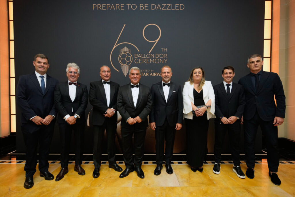 Grupo de personas en la ceremonia del Balón de Oro 2023