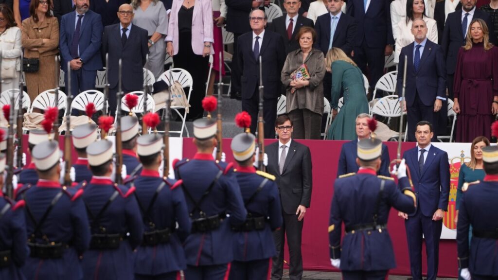 El president de la Generalitat, Salvador Illa, a la desfinada militar del 12 d'octubre, a Madrid (Javier Barbancho, ACN)