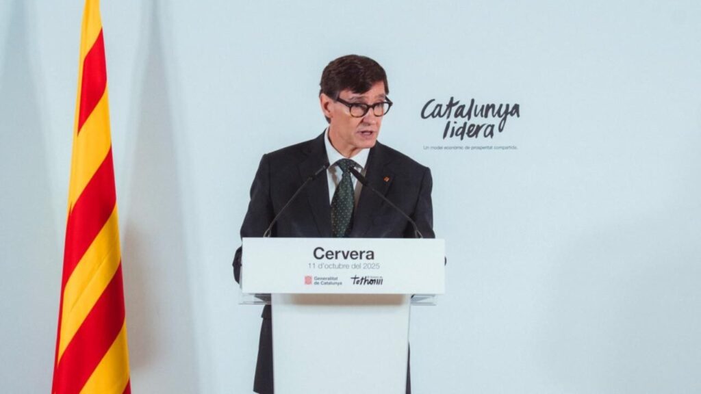 El president de la Generalitat, Salvador Illa, durant una conferència a Cervera (Arnau Carbonell, Generalitat de Catalunya)