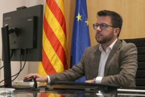 Pere Aragonès, en su oficina de expresidente, en el Palau de Pedralbes (Bernat Vilaró, ACN)