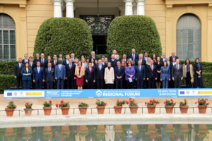 Fotografia de grup del 10è fòrum de la Unió per al Mediterrani a Barcelona