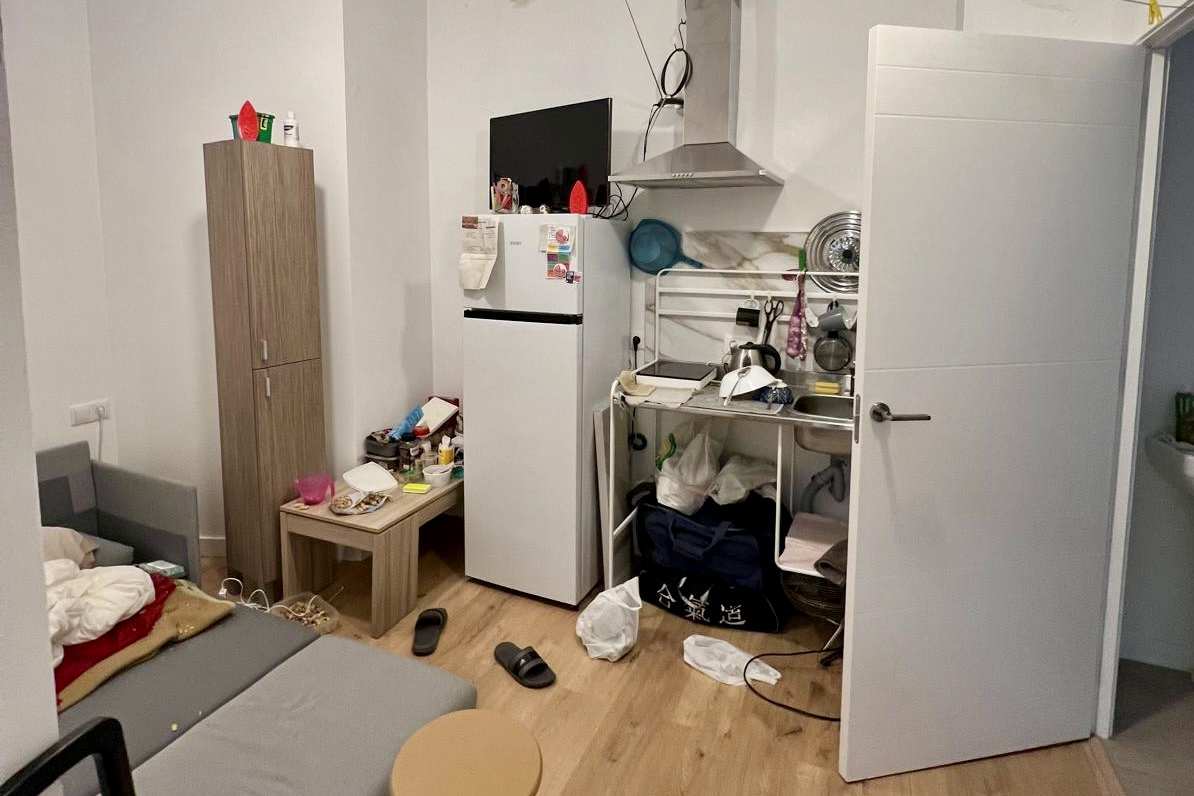 Un dels infrahabitatges habilitats en un local del barri de Coll i Pujol de Badalona (Ajuntament de Badalona)