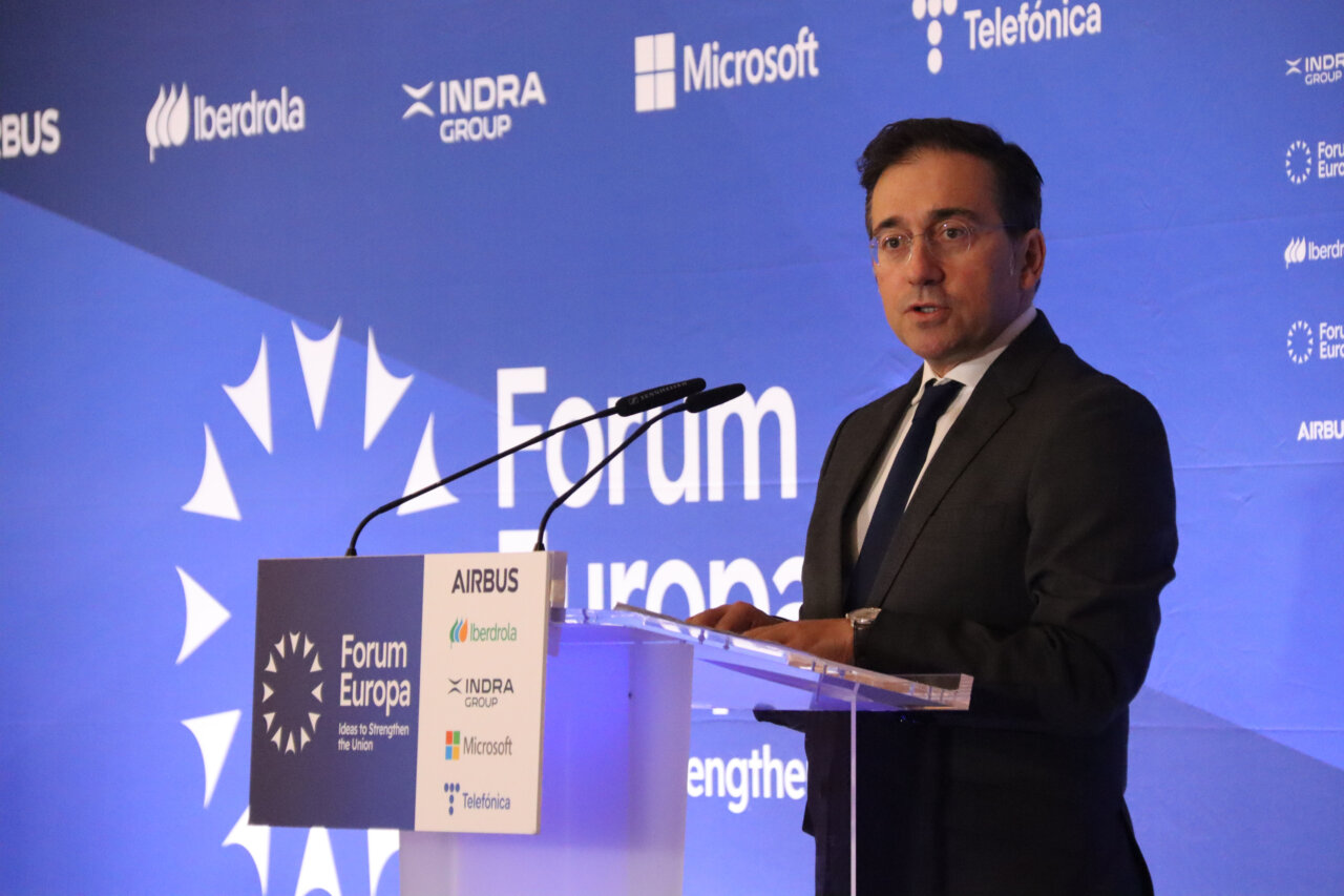 El ministre d'Afers Exteriors parlant a l'acte del Fòrum Europa.