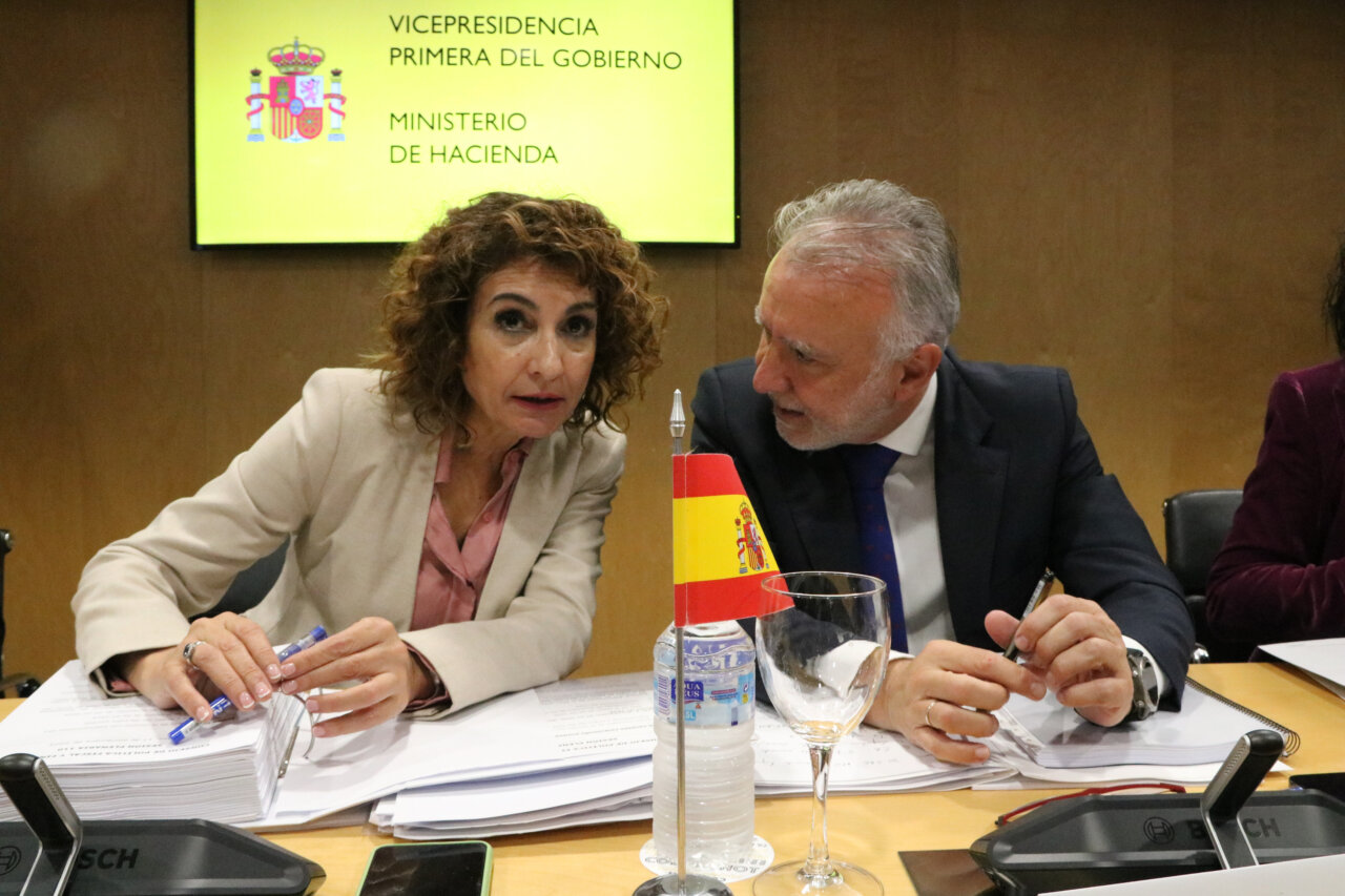 Els ministres Maria Jesús Montero i Ángel Víctor Torres en reunió del Govern espanyol.