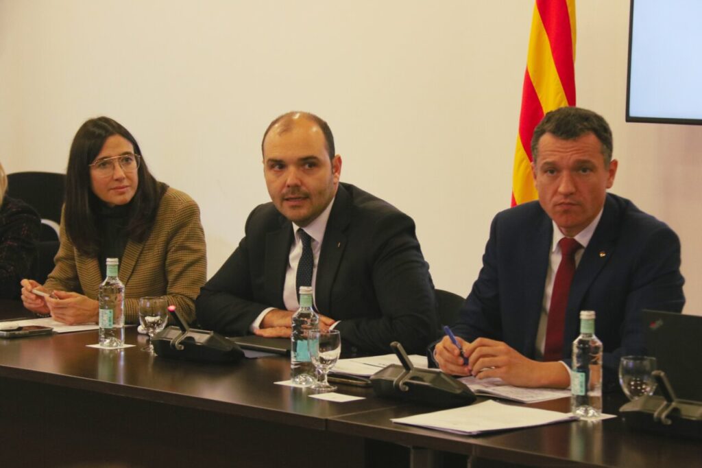 Consellers reunits durant una reunió sobre la pesta porcina africana