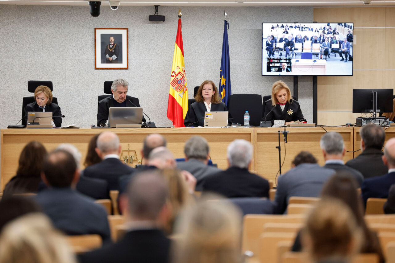 Imatge del jutjat amb magistrats durant el judici als Pujol