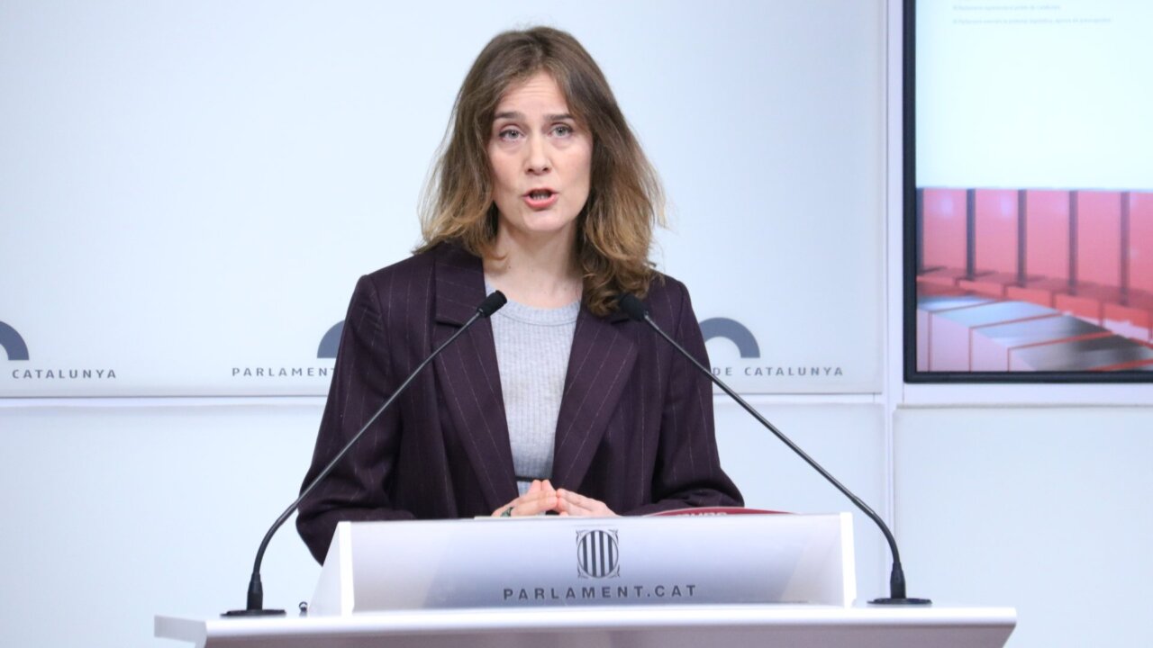 La líder de los Comunes en el Parlament, Jéssica Albiach, en rueda de prensa (Gerard Artigas, ACN)