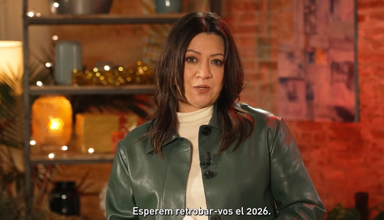 Marcela Topor acomiadant el programa The Weekly Mag amb un missatge d'optimisme.