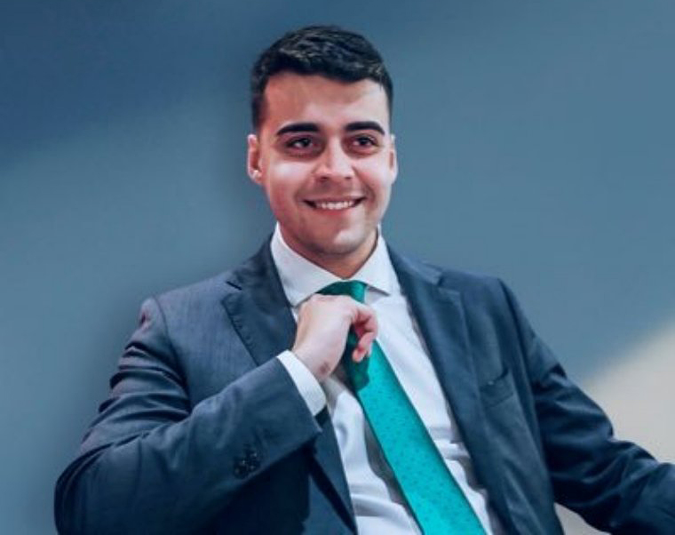 ¿Dónde trabaja ahora el nazi de Vilanova i la Geltrú que era asesor y fotógrafo de Vox en el Parlament? Pau Ruiz