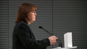 La consellera i portaveu del Govern, Sílvia Paneque, durant la roda de premsa (Bernat Vilaró, ACN)