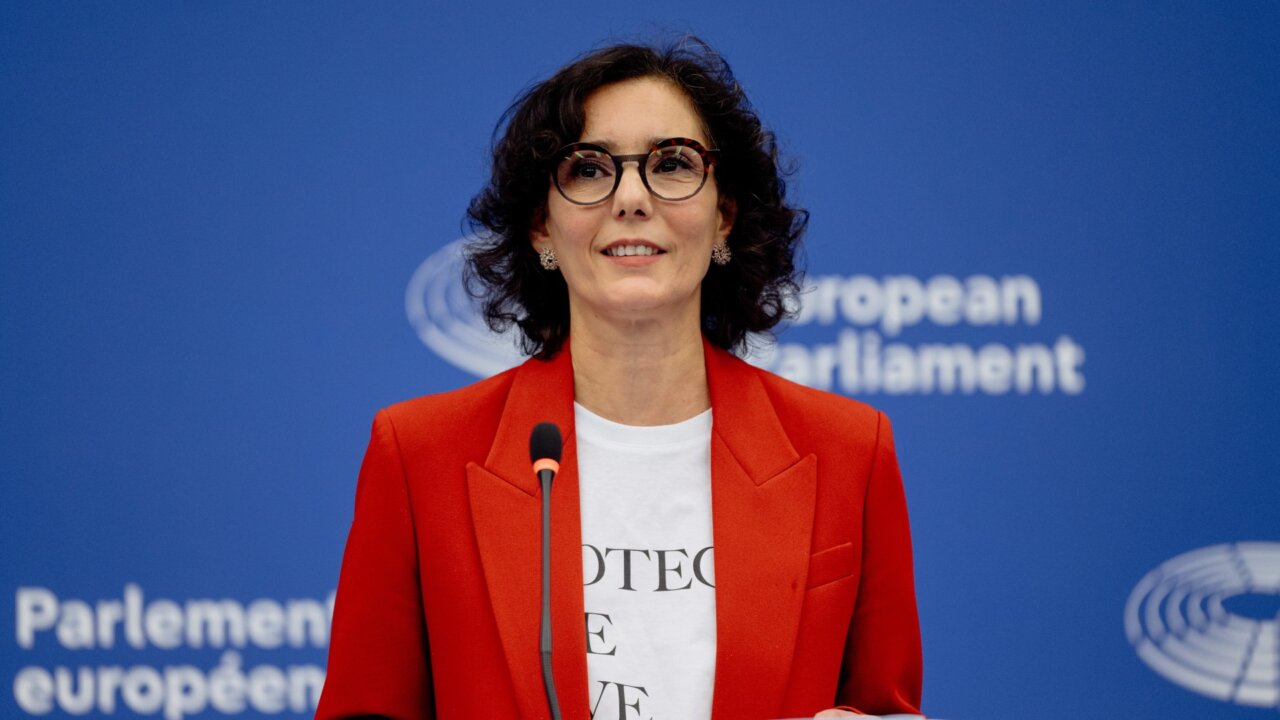 La comisaria de Igualdad, Hadja Lahbib, ha anunciado la estrategia de Igualdad de las personas LGTBIQ+ 2026-2030 en la Comisión Europea (Roger Gutiérrez, ACN)