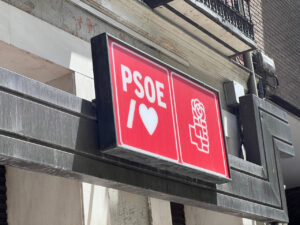 Logo del PSOE a la seu del carrer Ferraz (Miquel Vera, ACN)
