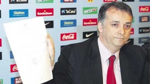 La ‘policia’ d’Alejandro Echevarría ha actuat de manera contundent contra els joves seguidors del Barça