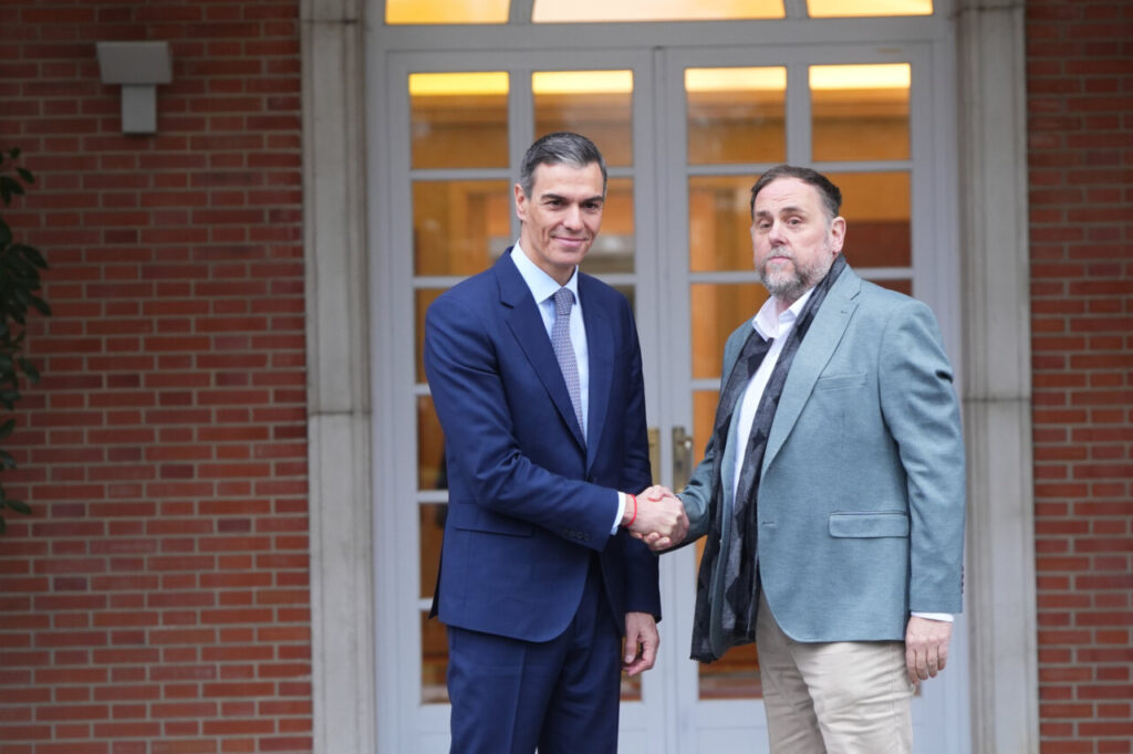 Pedro Sánchez i Oriol Junqueras es donen la mà a La
