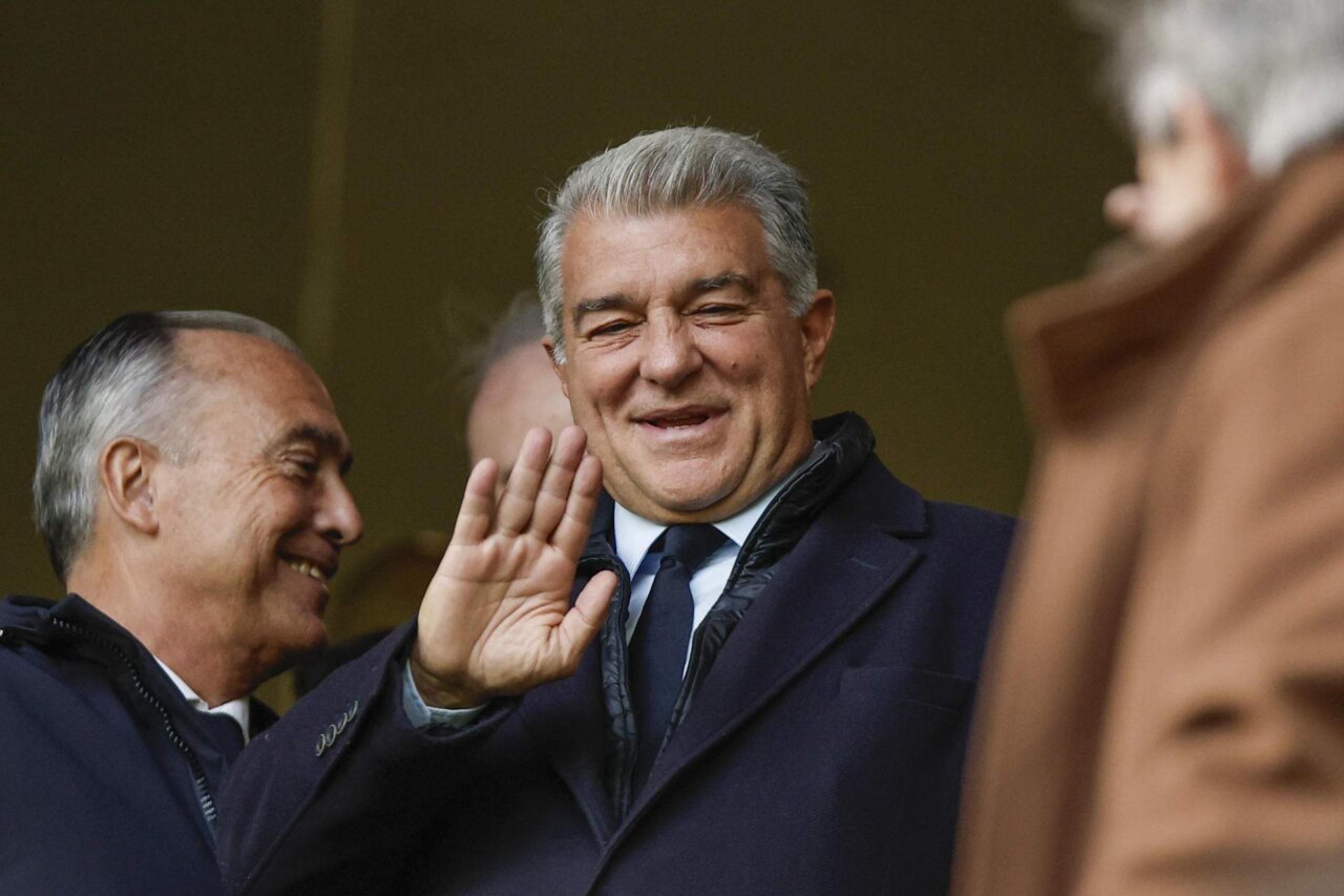 'The New York Times' ayuda a Font y Ciria denunciando las cuentas de Laporta ‘The New York Times’ assenyala els desastres financers de Laporta