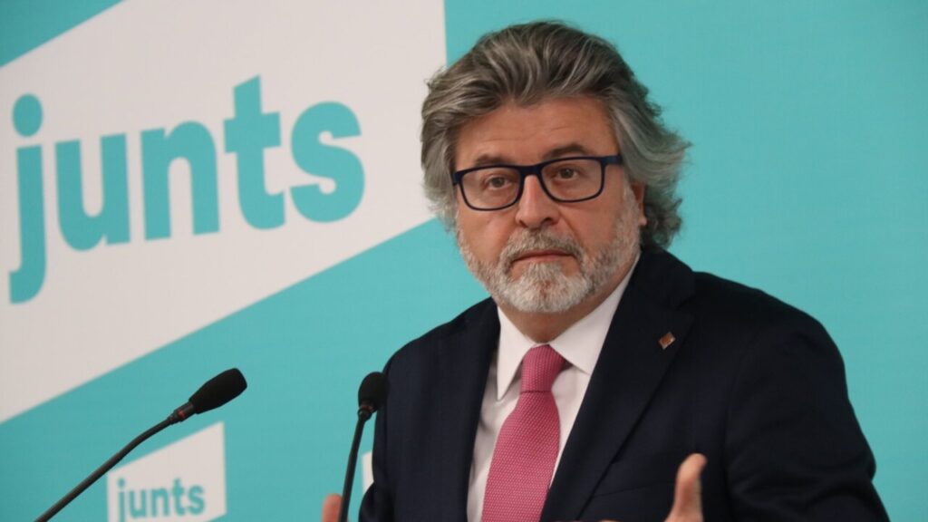 El vicepresident de Junts, Antoni Castellà, en roda de premsa aquest divendres (Nico Tomás, ACN)
