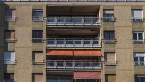 Façana d'un bloc de pisos (Jordi Borràs, ACN)