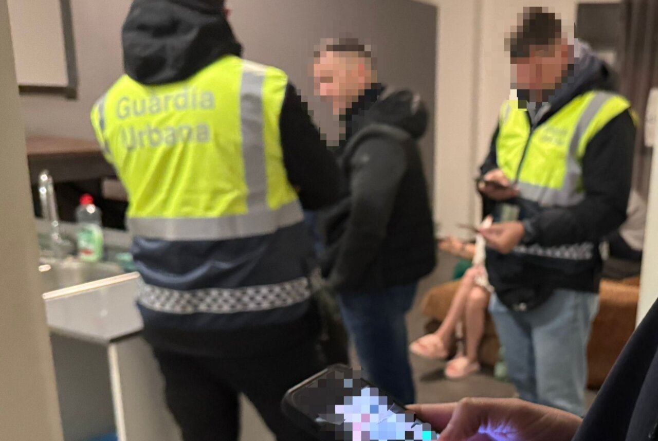 Efectius policials en un operatiu a Figueres contra la prostitució (ACN)