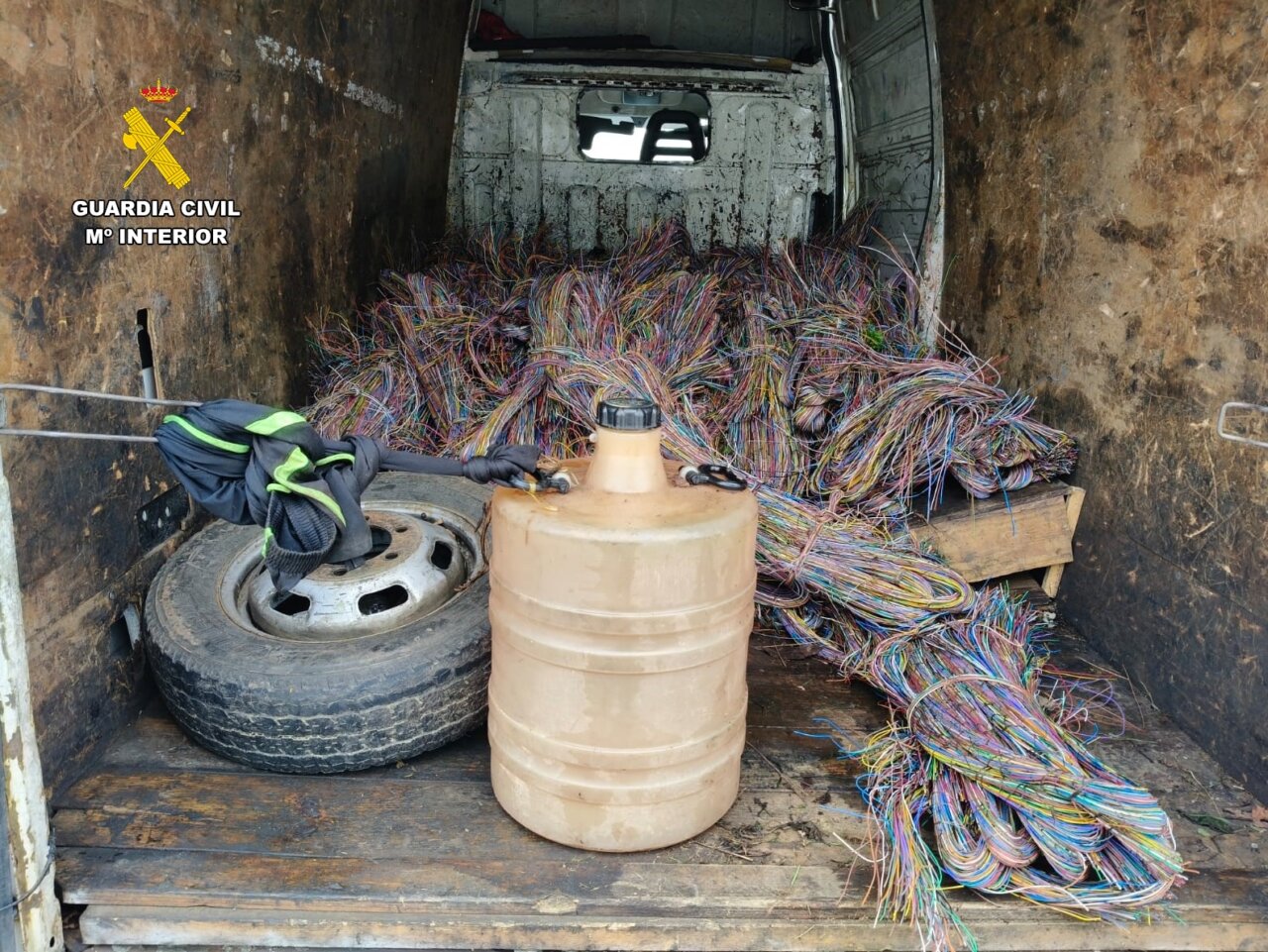 2.335 kilos de cobre valorados en 400.000 euros incautados por la Guardia Civil en un control en la AP‑2, en Fraga (Guardia Civil)