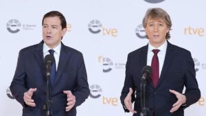 El presidente de la Junta de Castilla y León y candidato del PP a la relección, Alfonso Fernández Mañueco, y el candidato del PSOE, Carlos Martínez (RTVE)