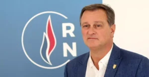 L’alcalde d’extrema dreta Louis Aliot, reelegit a Perpinyà