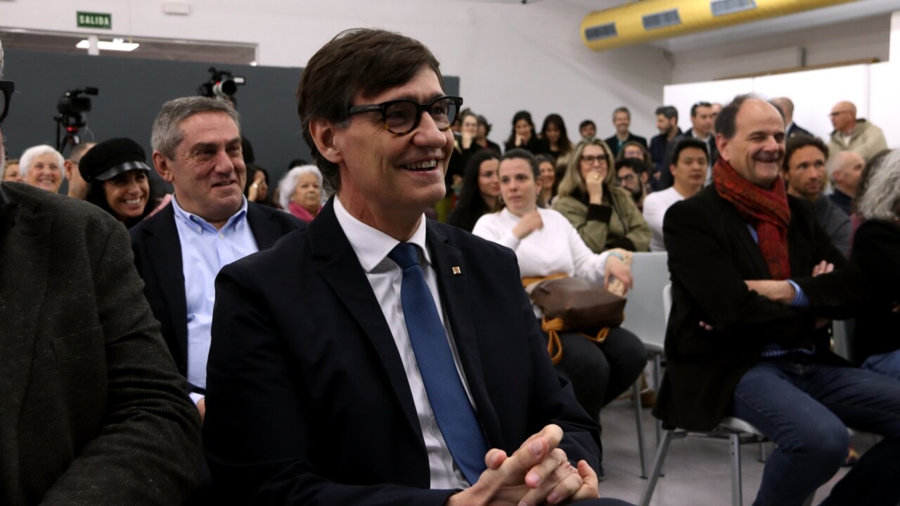 El president de la Generalitat de Catalunya, Salvador Illa, durante un acto a favor de la vivienda pública en El Masnou (Gerard Escaich Folch, ACN)