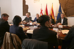 Reunió de la Taula de Diàleg Social de Barcelona, a l'Ajuntament (ACN)