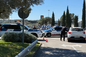 Un dels controls a l'AP-7 en el marc del pla Kanpai Pista dels Mossos (Norma Vidal i Gerard Vilà, ACN)