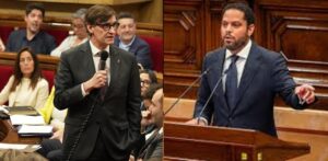 Imatge de Salvador Illa i Ignacio Garriga parlant al Parlament de Catalunya.