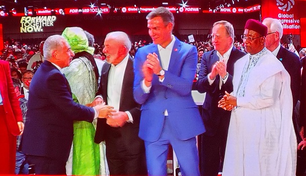 Líders polítics a la cloenda de la Mobilització Progressista Global a Barcelona