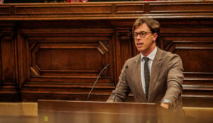 Alberto Tarradas parlant al Parlament de Catalunya (Parlament)