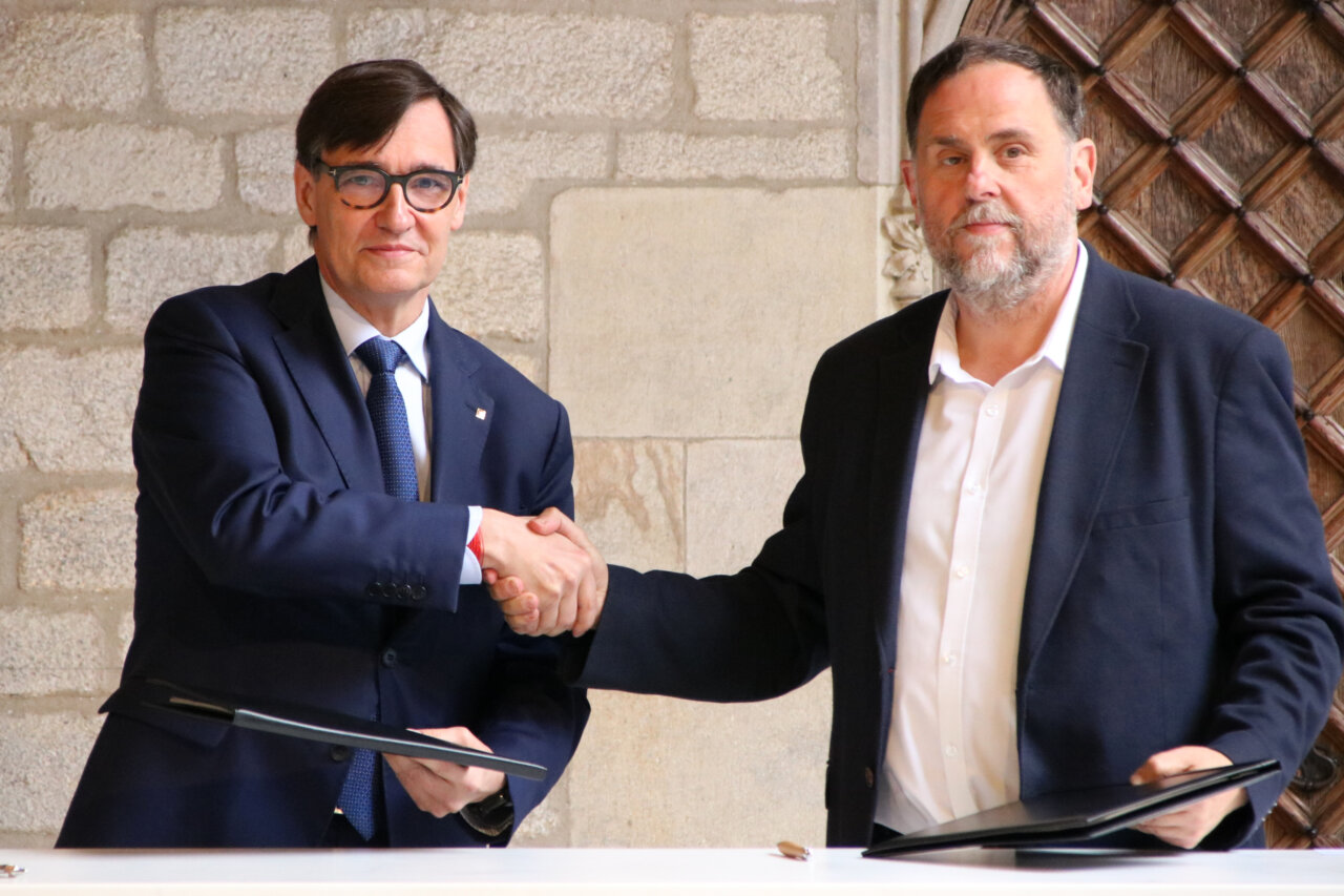Salvador Illa i Oriol Junqueras signen un acord de pressupostos (ACN)