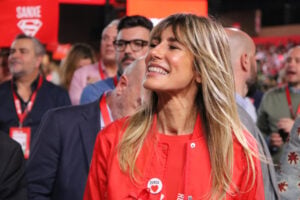 La dona de Pedro Sánchez, Begoña Gómez, a la clausura del Congrés del PSOE a Sevilla (Miquel Vera, ACN)