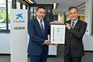 CaixaBank rep certificat AENOR