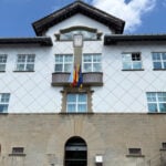 Façana de l'Ajuntament d'Olot (Gerard Vilà, ACN)
