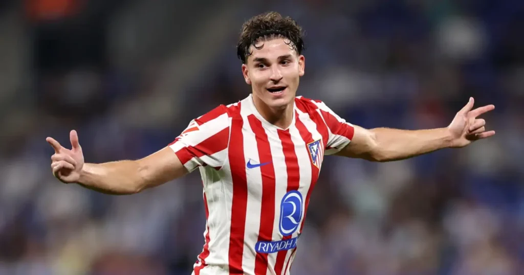 Julián Álvarez celebrant un gol amb la samarreta de l'Atlètic de Madrid