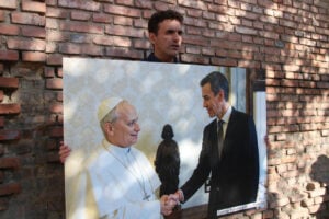 Miguel Hurtado, davant la Nunciatura Apostòlica a Madrid (Sara Soteras - ACN)