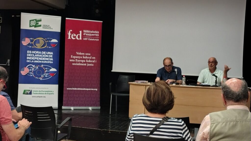 Josep Burgaya i Jaume Reixach parlant sobre propostes federals