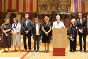 La rebuda institucional del Congrés Mundial d’Arquitectes a l’Ajuntament de Barcelona encapçalada per l'alcalde Jaume Collboni (Iñaki Martinez Azpiroz, ACN)
