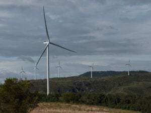 Aerogeneradors en un parc eòlic (ACN)