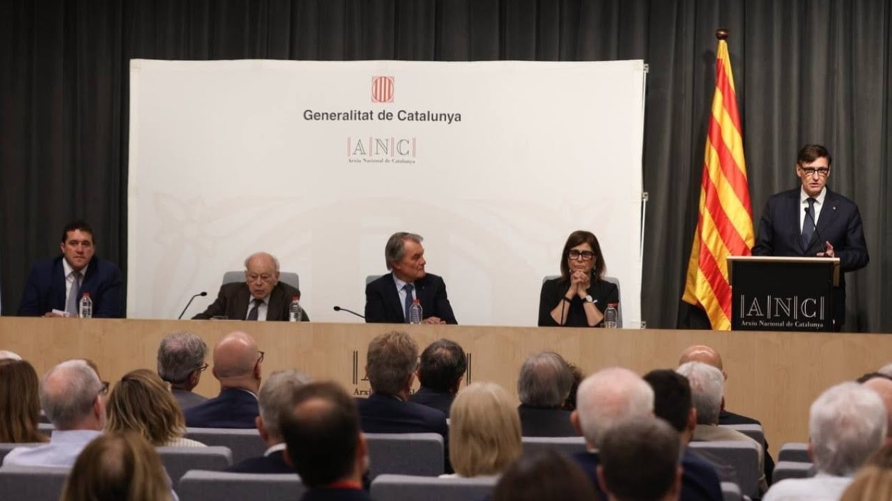 Salvador Illa a l'Arxiu Nacional. (Generalitat)