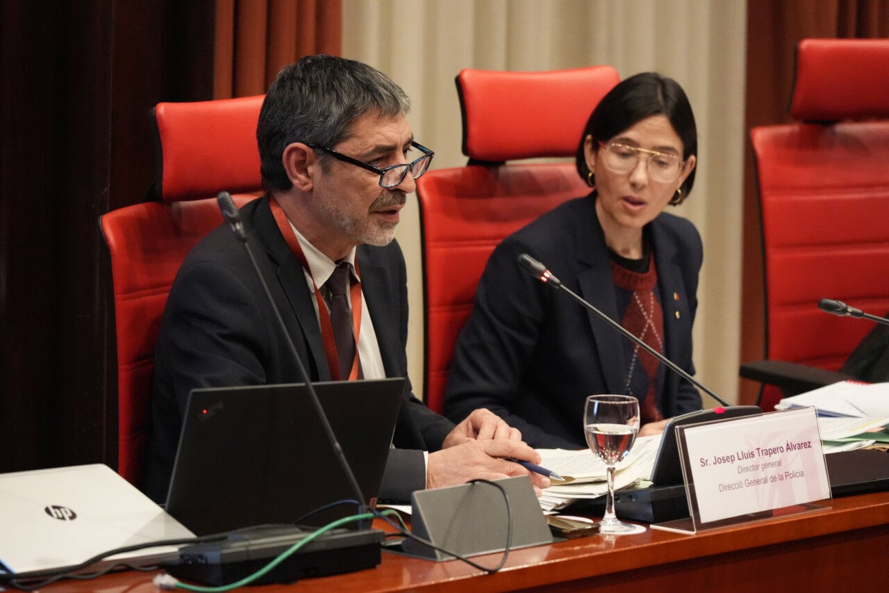 El director general dels Mossos, Josep Lluís Trapero, i la consellera d'Interior, Núria Parlon (Sara Soteras - ACN)
